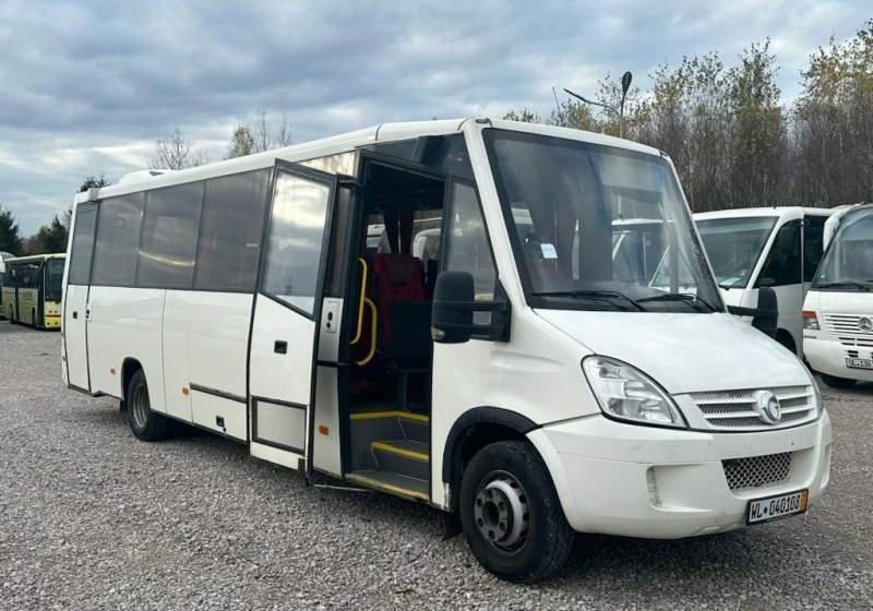 Iveco Daily Kutsenits 2011 Rossero, Prodig - Micro-ônibus, Furgão de passageiros: foto 1 Iveco Daily Kutsenits 2011 Rossero, Prodig - Micro-ônibus, Furgão de passageiros: foto 1