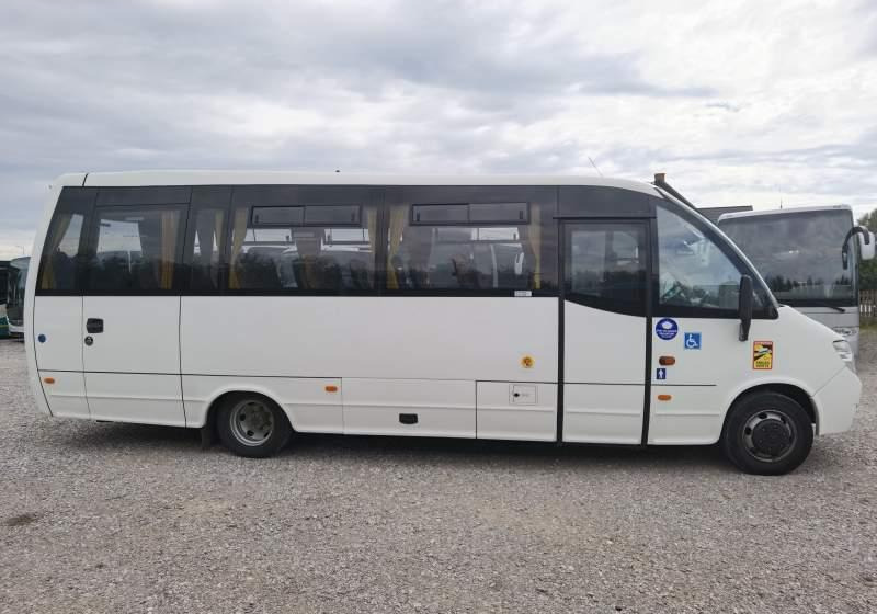 Mercedes-Benz WING VARIO 34 Uszkodzony silnik - Ônibus suburbano: foto 3 Mercedes-Benz WING VARIO 34 Uszkodzony silnik - Ônibus suburbano: foto 3