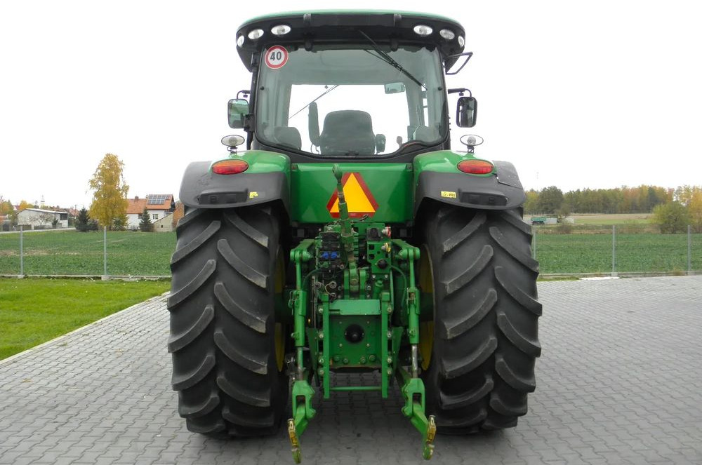 Locação de  John Deere 7230 R 2012 Rok Nie Malowany, Skrzynia POWERQUAD, Stan Bardzo Dobry John Deere 7230 R 2012 Rok Nie Malowany, Skrzynia POWERQUAD, Stan Bardzo Dobry: foto 16