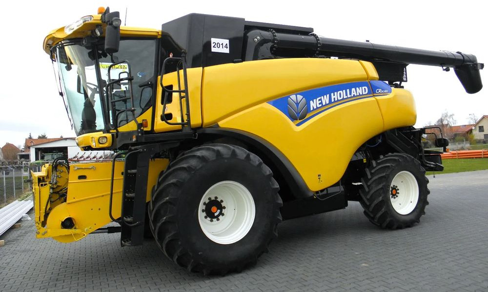 New Holland CR9080 2013 Rok , heder Varifeed 9,15m, Nowsza Wersja, Nie Malowany, Stan Idealny - Ceifeira debulhadora: foto 3 New Holland CR9080 2013 Rok , heder Varifeed 9,15m, Nowsza Wersja, Nie Malowany, Stan Idealny - Ceifeira debulhadora: foto 3