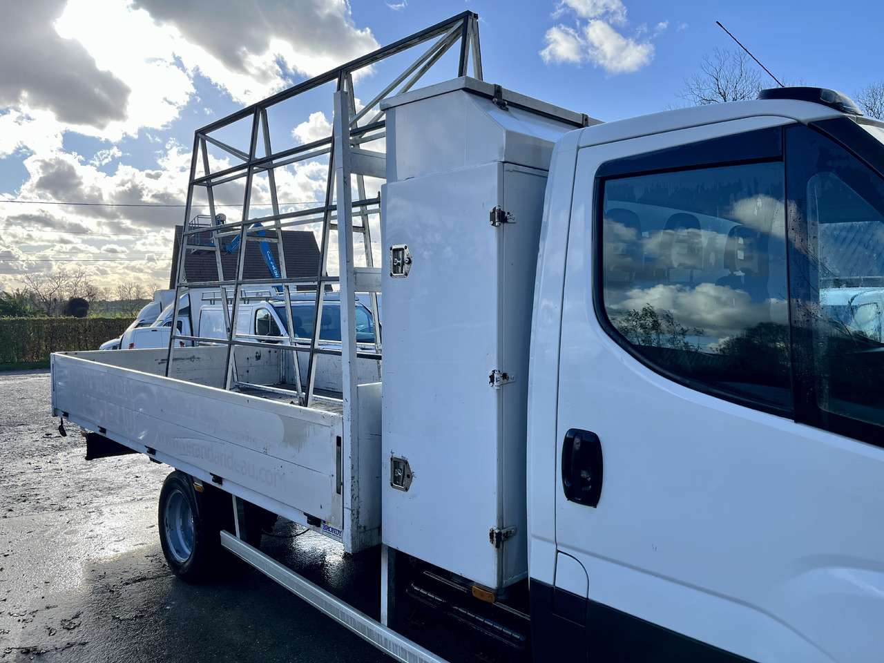 IVECO Daily 35-180 35c18 plateau - Furgão caixa aberta: foto 5 IVECO Daily 35-180 35c18 plateau - Furgão caixa aberta: foto 5