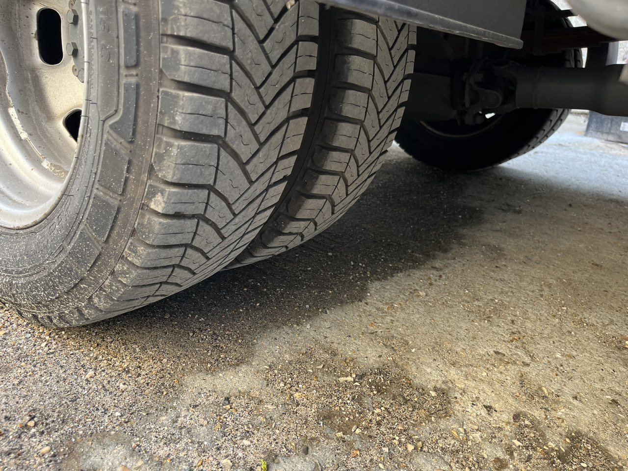 Iveco Daily 35-180 plateau dépannage dépanneuse porte voiture - Furgão caixa aberta: foto 5 Iveco Daily 35-180 plateau dépannage dépanneuse porte voiture - Furgão caixa aberta: foto 5