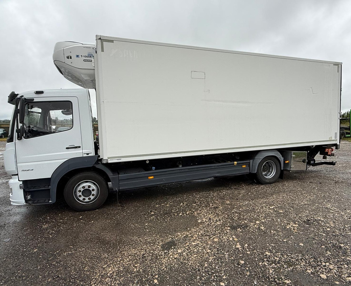MERCEDES-BENZ ATEGO 1523 - Caminhão frigorífico: foto 2 MERCEDES-BENZ ATEGO 1523 - Caminhão frigorífico: foto 2
