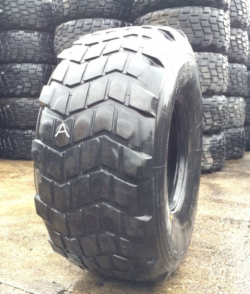Michelin 525/65R20.5 XS - USED A 40% - Pneu de Máquina agrícola: foto 1 Michelin 525/65R20.5 XS - USED A 40% - Pneu de Máquina agrícola: foto 1