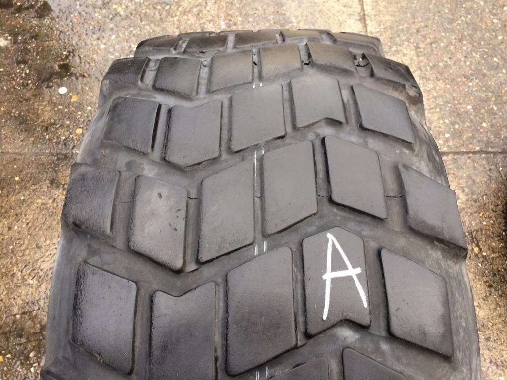 Michelin 525/65R20.5 XS - USED A 40% - Pneu de Máquina agrícola: foto 2 Michelin 525/65R20.5 XS - USED A 40% - Pneu de Máquina agrícola: foto 2