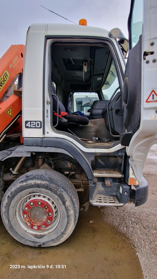 VOLVO FM 12 6x6 - Caminhão basculante: foto 5 VOLVO FM 12 6x6 - Caminhão basculante: foto 5