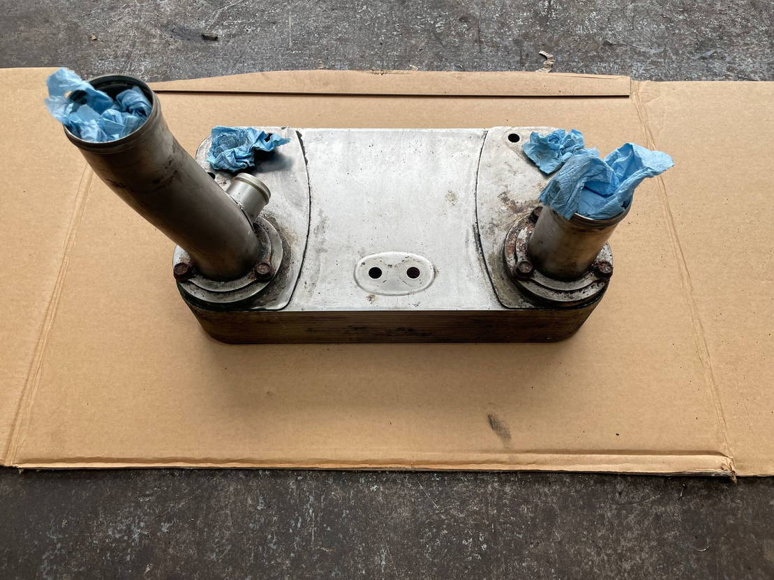 ZF ZF Ölkühler Wärmetauscher Getriebeölkühler Ecolife 6AP 1400 1700 - Radiador de óleo de Ônibus: foto 3 ZF ZF Ölkühler Wärmetauscher Getriebeölkühler Ecolife 6AP 1400 1700 - Radiador de óleo de Ônibus: foto 3