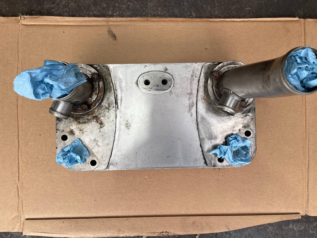 ZF ZF Ölkühler Wärmetauscher Getriebeölkühler Ecolife 6AP 1400 1700 - Radiador de óleo de Ônibus: foto 2 ZF ZF Ölkühler Wärmetauscher Getriebeölkühler Ecolife 6AP 1400 1700 - Radiador de óleo de Ônibus: foto 2