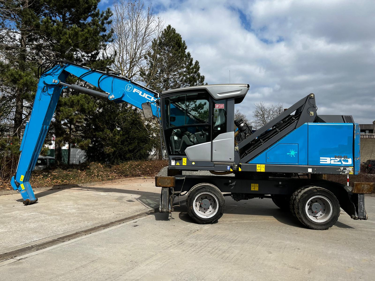 Fuchs MHL 320 F - Manipulador de material: foto 1 Fuchs MHL 320 F - Manipulador de material: foto 1
