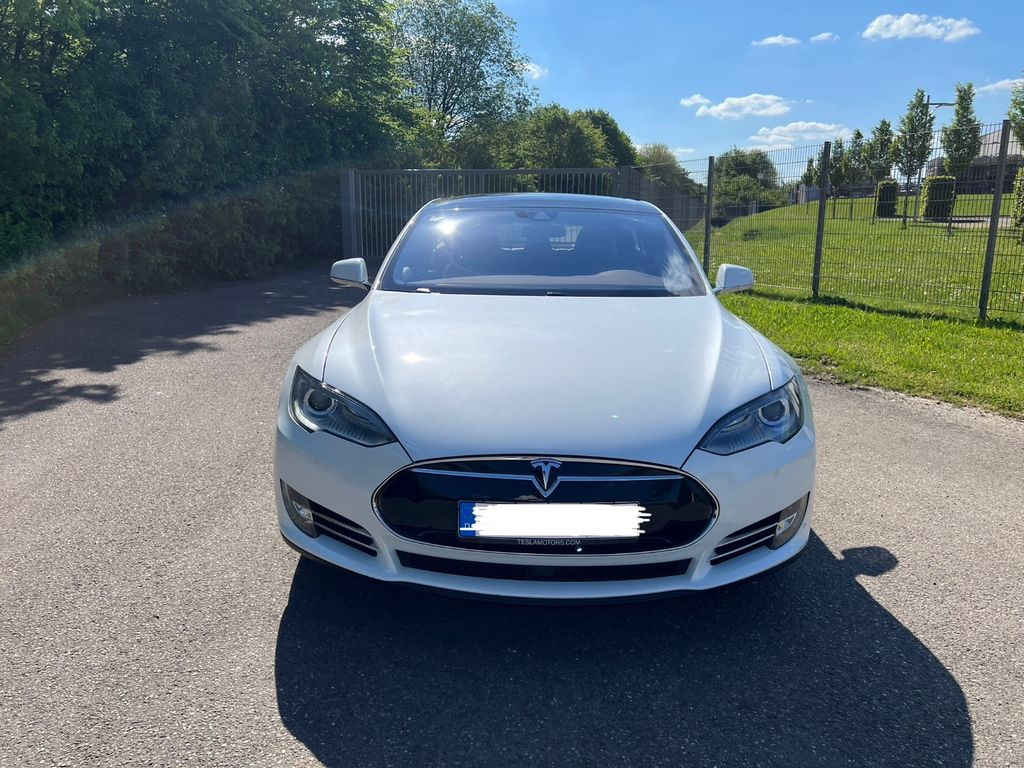 Tesla Model S 85D No free SC - Sedã: foto 3 Tesla Model S 85D No free SC - Sedã: foto 3
