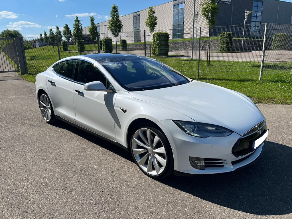 Tesla Model S 85D No free SC - Sedã: foto 1 Tesla Model S 85D No free SC - Sedã: foto 1