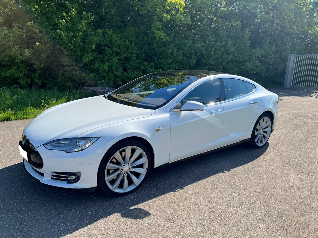 Tesla Model S 85D No free SC - Sedã: foto 2 Tesla Model S 85D No free SC - Sedã: foto 2