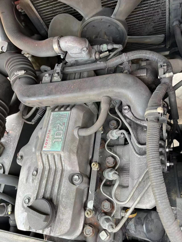 Toyota FDZN30 - Empilhadeira a diesel: foto 4 Toyota FDZN30 - Empilhadeira a diesel: foto 4