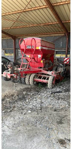 HORSCH PRONTO 3DC - Semeadora combinada: foto 1 HORSCH PRONTO 3DC - Semeadora combinada: foto 1