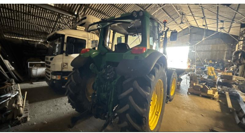 JOHN DEERE 6520 - Trator: foto 2 JOHN DEERE 6520 - Trator: foto 2
