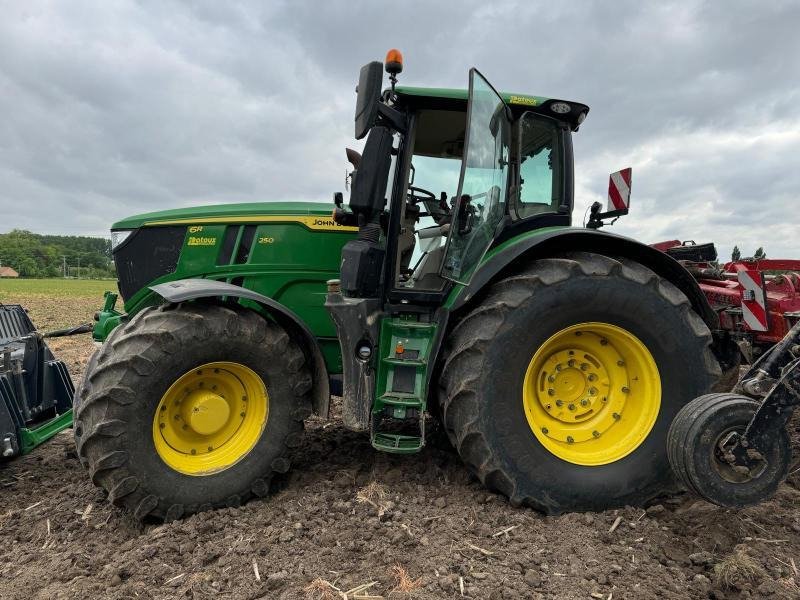 JOHN DEERE 6R250 - Trator: foto 2 JOHN DEERE 6R250 - Trator: foto 2