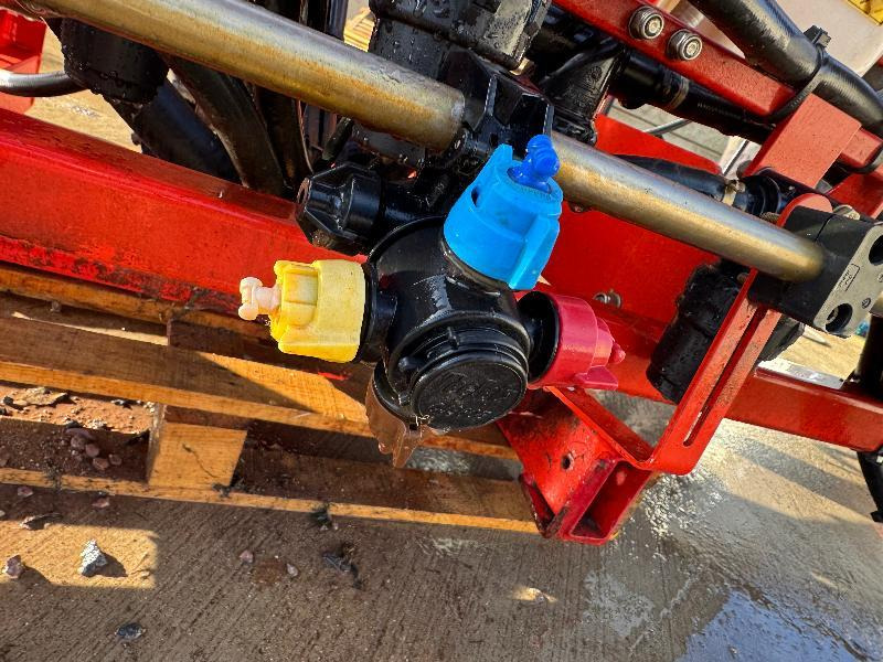 Pulverizador montado KUHN OPTIS P600: foto 8