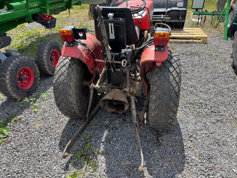 MASSEY-FERGUSON 200 - Trator: foto 5 MASSEY-FERGUSON 200 - Trator: foto 5