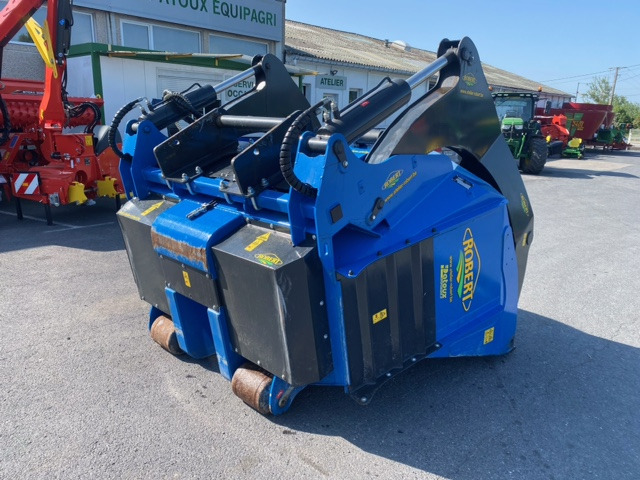 ROBERT - ROBIN BMV33 - Misturadora Alimentadora: foto 1 ROBERT - ROBIN BMV33 - Misturadora Alimentadora: foto 1