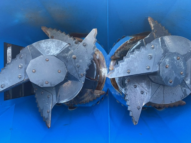 ROBERT - ROBIN BMV33 - Misturadora Alimentadora: foto 5 ROBERT - ROBIN BMV33 - Misturadora Alimentadora: foto 5