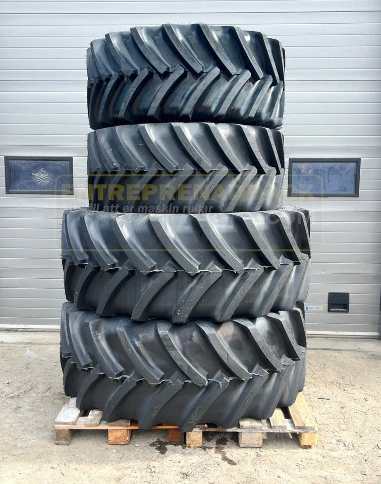 Package with 4 tyres/wheels – Advance AR1200 710/70R38 + 600/65R28 - Trator: foto 1 Package with 4 tyres/wheels – Advance AR1200 710/70R38 + 600/65R28 - Trator: foto 1
