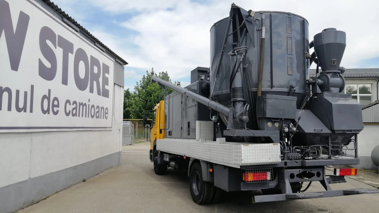 Mercedes-Benz Atego & Gmelin Animal Feed Mill and Mixer/FNC - Caminhão: foto 4 Mercedes-Benz Atego & Gmelin Animal Feed Mill and Mixer/FNC - Caminhão: foto 4