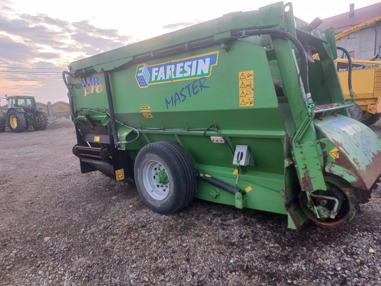 FARESIN TMR 1200 TEHNOLOGICAL TRAILER - Misturadora Alimentadora: foto 4 FARESIN TMR 1200 TEHNOLOGICAL TRAILER - Misturadora Alimentadora: foto 4