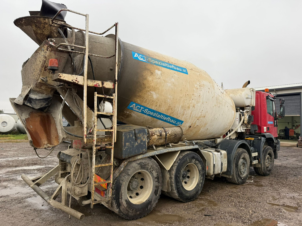 IVECO EUROTRAKKER CONCRETE MIXER - Caminhão betoneira: foto 3 IVECO EUROTRAKKER CONCRETE MIXER - Caminhão betoneira: foto 3