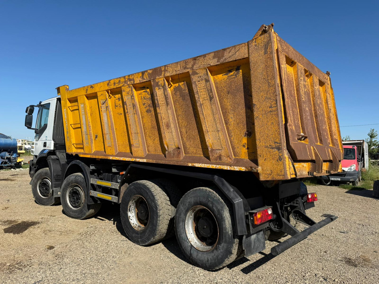 IVECO TRAKKER TIPPER - Caminhão basculante: foto 4 IVECO TRAKKER TIPPER - Caminhão basculante: foto 4
