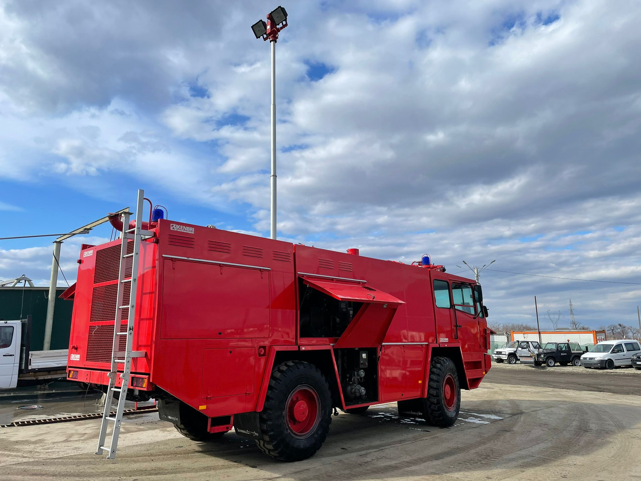 KRONENBURG K45 FIRE TRUCK - Carro de bombeiro: foto 5 KRONENBURG K45 FIRE TRUCK - Carro de bombeiro: foto 5