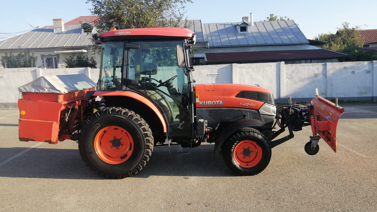 KUBOTA L4240 Narrow spaces tractor/vineyard/fruit tree/communal, TOP ! - Trator: foto 2 KUBOTA L4240 Narrow spaces tractor/vineyard/fruit tree/communal, TOP ! - Trator: foto 2