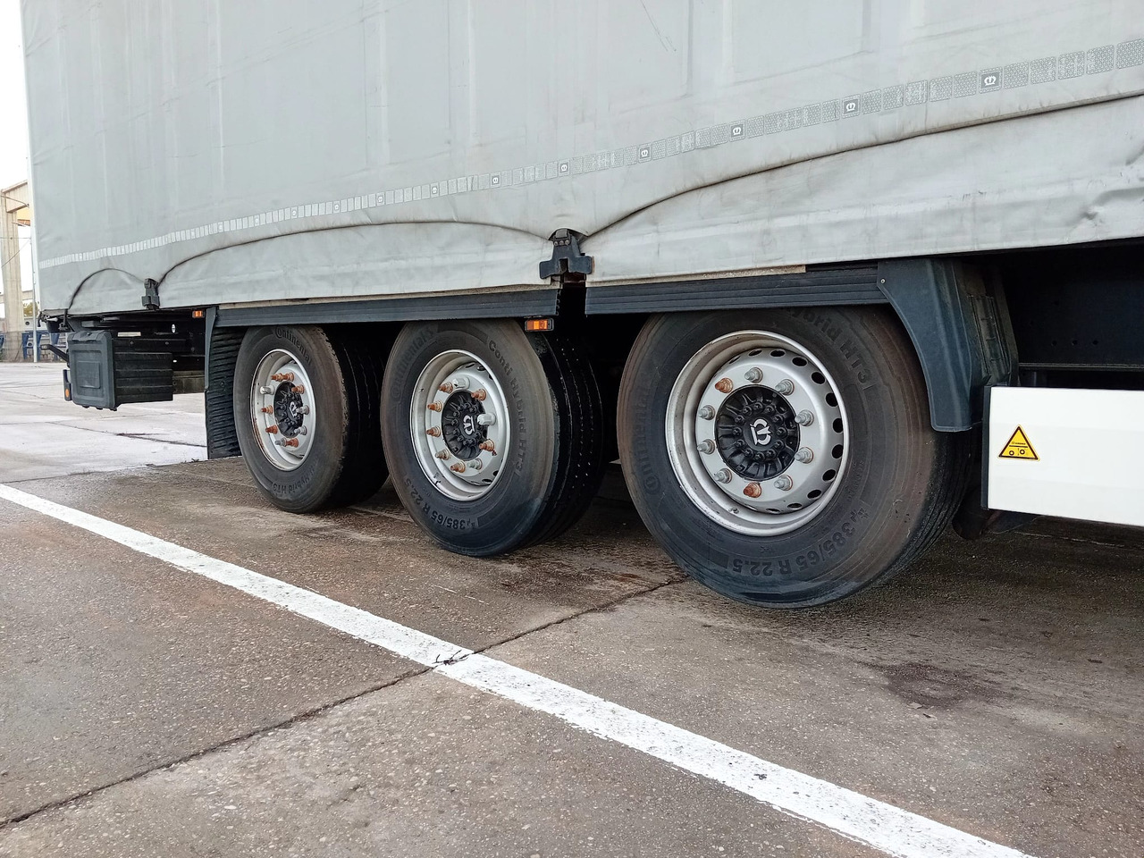 Krone Sliding Tarpaulin Semi-trailer Standard, TOP ! - Semi-reboque de lona: foto 2 Krone Sliding Tarpaulin Semi-trailer Standard, TOP ! - Semi-reboque de lona: foto 2