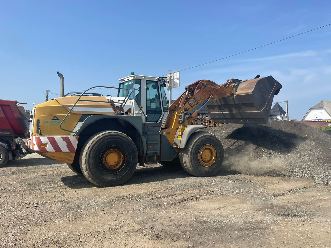 LIEBHERR 564 FRONT LOADER - Carregadeira de rodas: foto 3 LIEBHERR 564 FRONT LOADER - Carregadeira de rodas: foto 3