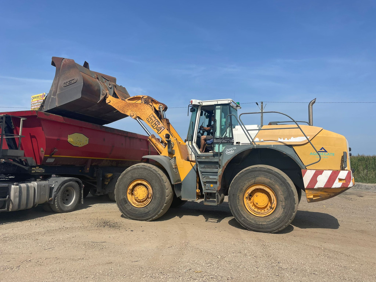 LIEBHERR 564 FRONT LOADER - Carregadeira de rodas: foto 4 LIEBHERR 564 FRONT LOADER - Carregadeira de rodas: foto 4