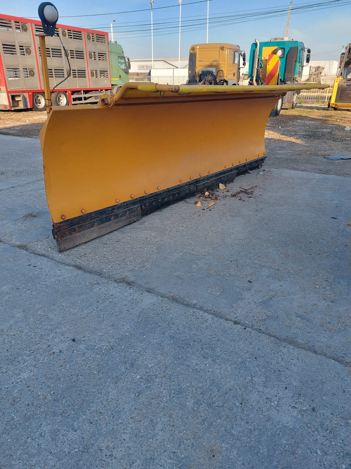 Nido Plow / Snow Blade / – Nido Universal Electrohidraulik – Sn 252 - Máquina de outro: foto 2 Nido Plow / Snow Blade / – Nido Universal Electrohidraulik – Sn 252 - Máquina de outro: foto 2