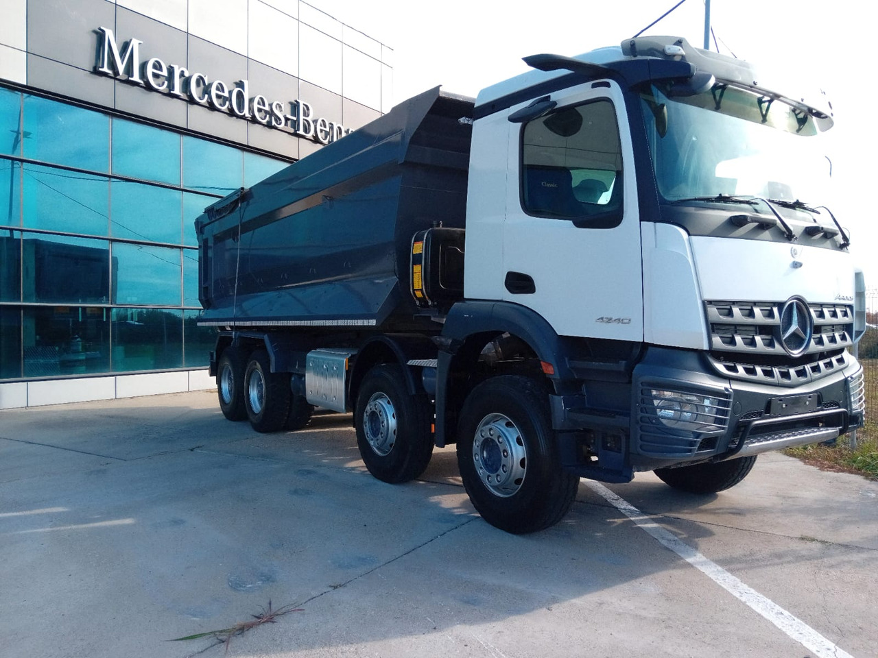Mercedes-Benz Arocs 42.40 8×4 Basculanta/Tipper/Kipper Heavy Duty, TOP !!! - Caminhão basculante: foto 2 Mercedes-Benz Arocs 42.40 8×4 Basculanta/Tipper/Kipper Heavy Duty, TOP !!! - Caminhão basculante: foto 2