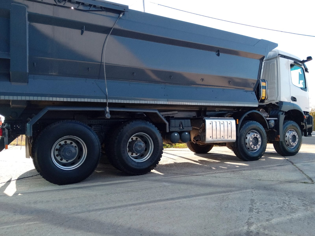 Mercedes-Benz Arocs 42.40 8×4 Basculanta/Tipper/Kipper Heavy Duty, TOP !!! - Caminhão basculante: foto 4 Mercedes-Benz Arocs 42.40 8×4 Basculanta/Tipper/Kipper Heavy Duty, TOP !!! - Caminhão basculante: foto 4