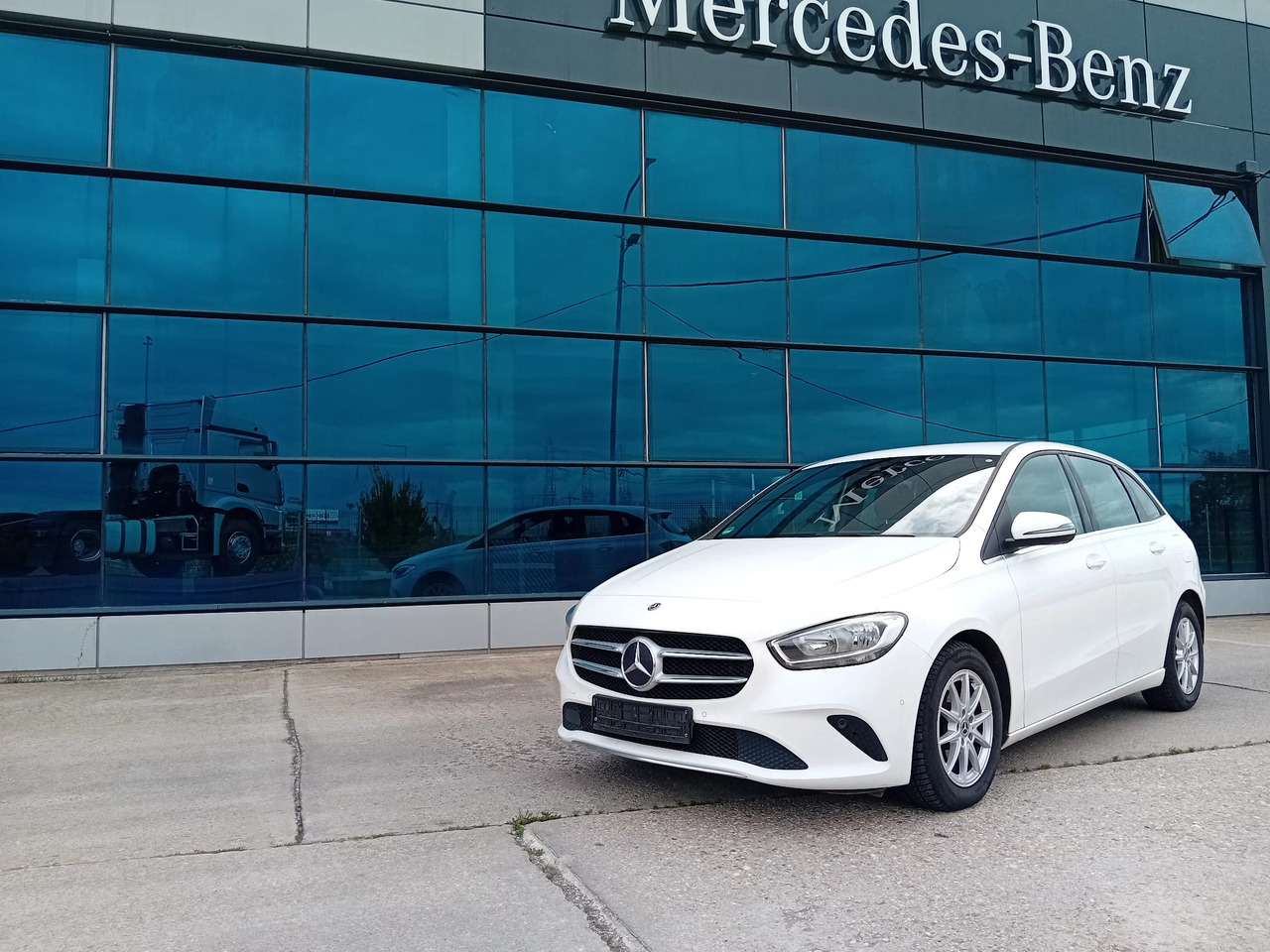 Mercedes-Benz B 180d, TOP !!! - Sedã: foto 1 Mercedes-Benz B 180d, TOP !!! - Sedã: foto 1