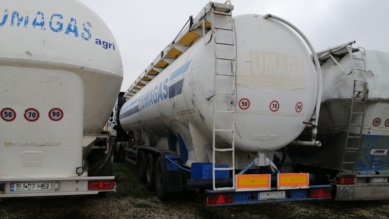 SPITZER Tank/Silo 57,000 l 4 Compartments for Powders/Feed/Water//Liquid Fertilizer/etc. - Semirreboque silo: foto 4 SPITZER Tank/Silo 57,000 l 4 Compartments for Powders/Feed/Water//Liquid Fertilizer/etc. - Semirreboque silo: foto 4
