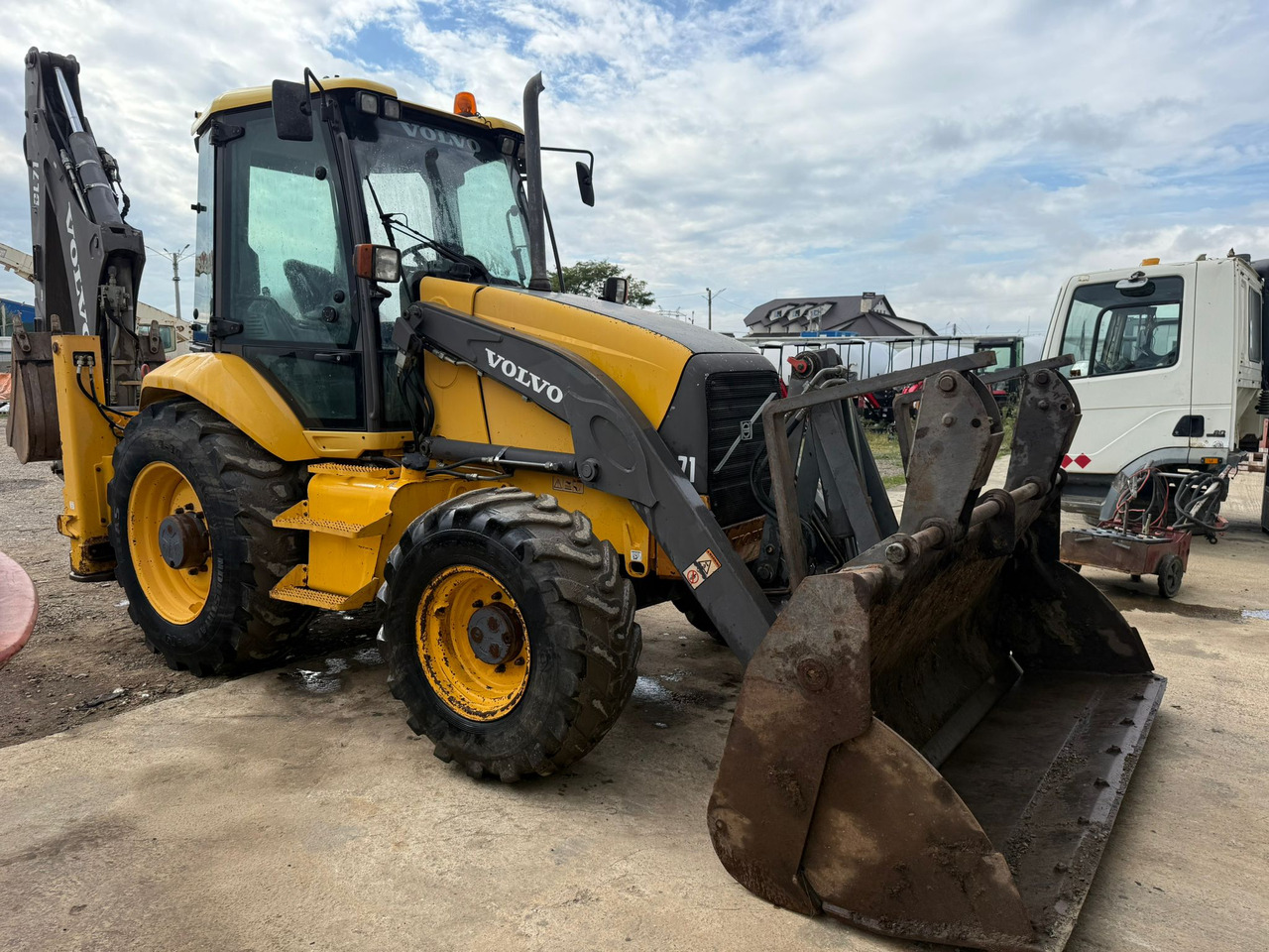 VOLVO BL71 Backhoe Loader - Retroescavadeira: foto 1 VOLVO BL71 Backhoe Loader - Retroescavadeira: foto 1