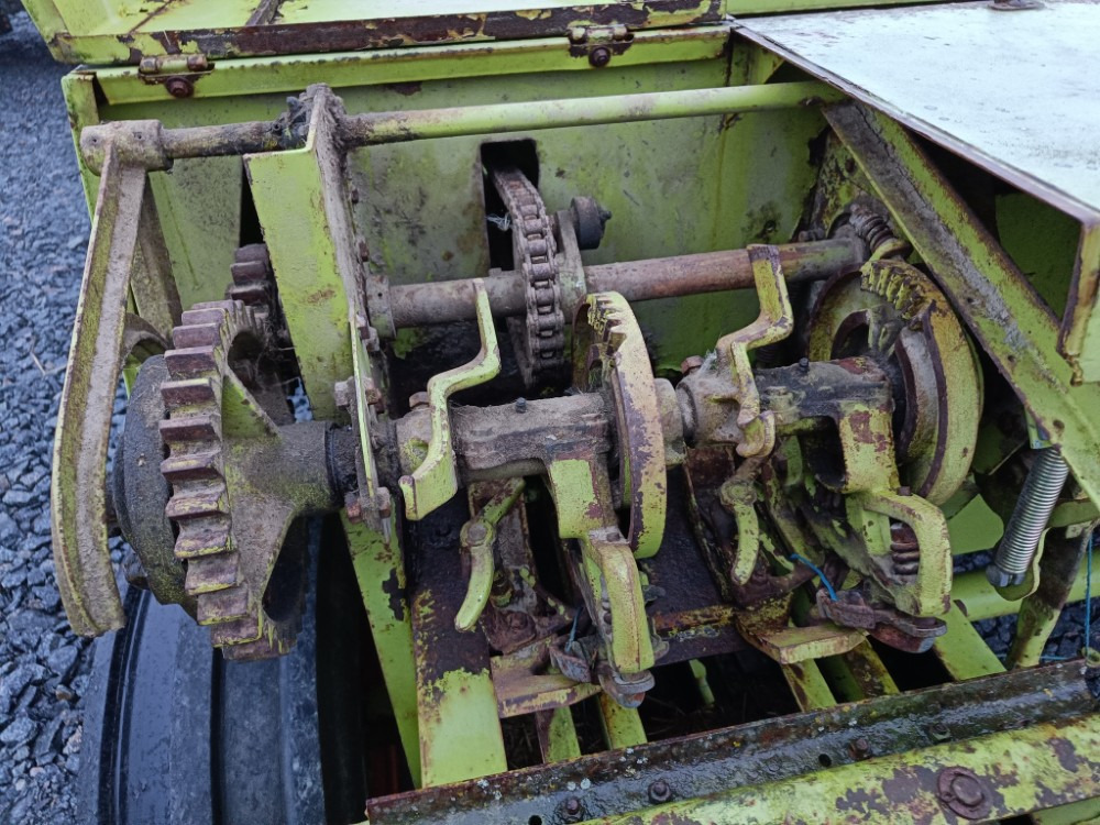 CLAAS Markant 50 sitoja - Enfardadeira de fardos quadrados: foto 3 CLAAS Markant 50 sitoja - Enfardadeira de fardos quadrados: foto 3