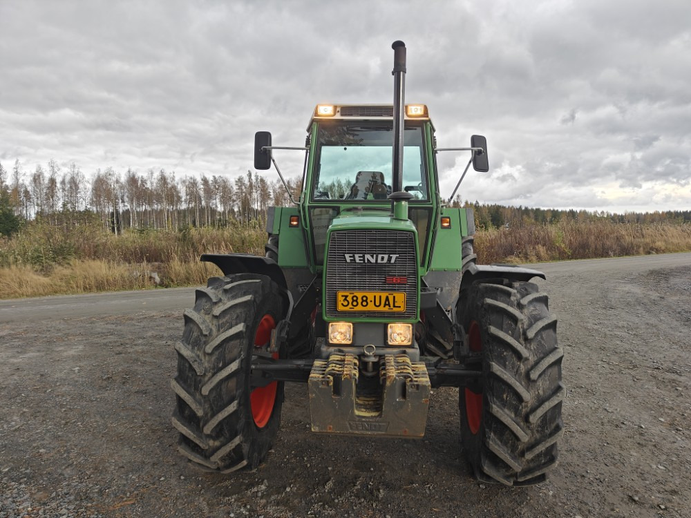 FENDT Farmer 312LSA Turbomatik - Trator: foto 5 FENDT Farmer 312LSA Turbomatik - Trator: foto 5