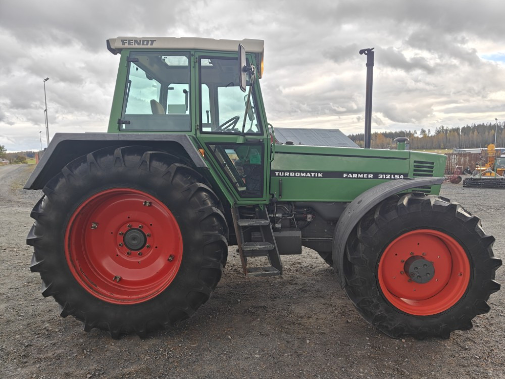 FENDT Farmer 312LSA Turbomatik - Trator: foto 4 FENDT Farmer 312LSA Turbomatik - Trator: foto 4