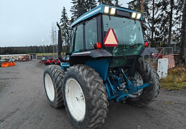 Ford County 1124 - kutoskoneella - KATSO VIDEO - Trator: foto 5 Ford County 1124 - kutoskoneella - KATSO VIDEO - Trator: foto 5