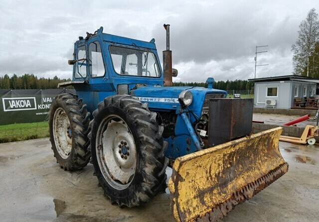 Ford County 754 Super 4 - VIDEO - Trator: foto 2 Ford County 754 Super 4 - VIDEO - Trator: foto 2