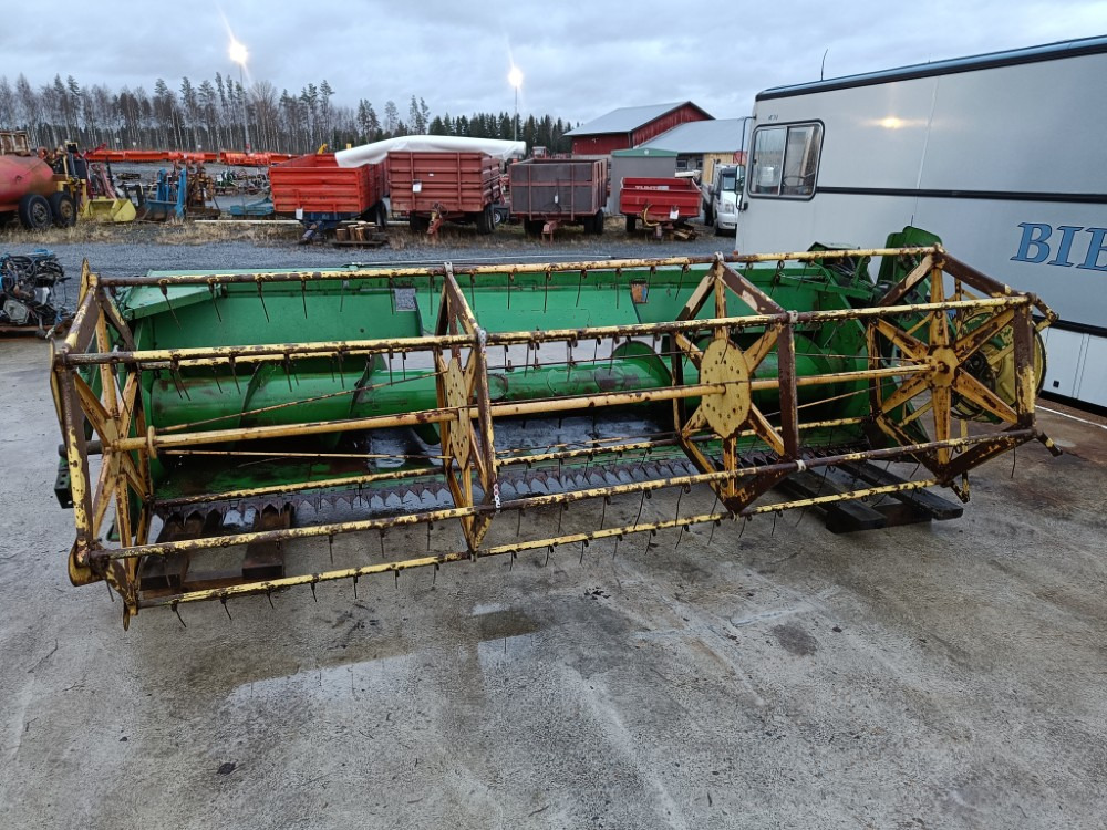JOHN DEERE Leikkuupöytä 12 jalkaa / 360cm - Plataforma para colheitadeira: foto 2 JOHN DEERE Leikkuupöytä 12 jalkaa / 360cm - Plataforma para colheitadeira: foto 2