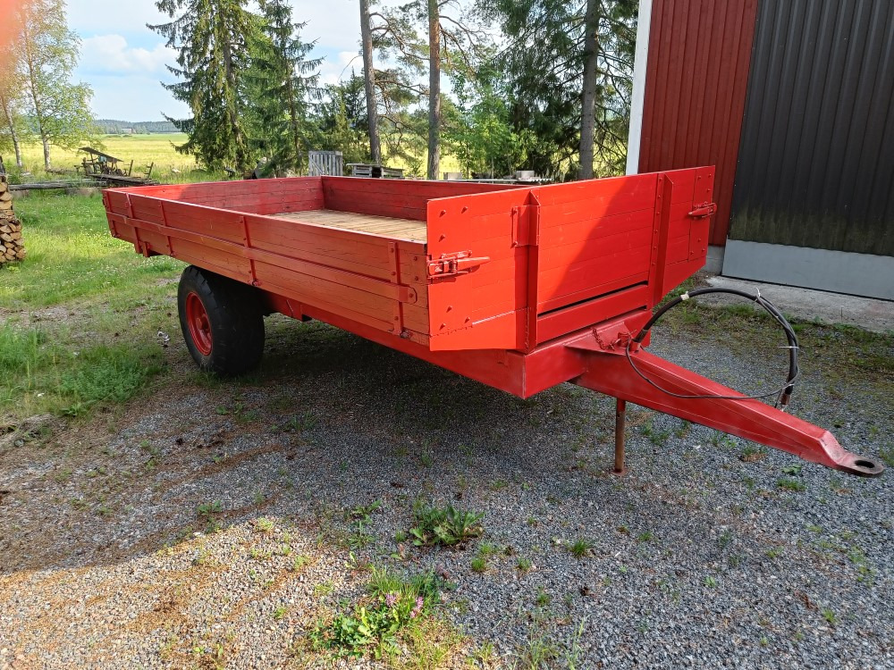 Kipa kippikärry 1-akselinen, kantavuus 7000kg, siisti kärry - Reboque basculante agrícola: foto 1 Kipa kippikärry 1-akselinen, kantavuus 7000kg, siisti kärry - Reboque basculante agrícola: foto 1