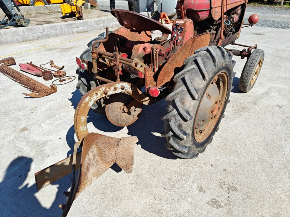 Massey Harris 820D harvinainen 2-sylinterinen diesel, katso video! - Trator: foto 5 Massey Harris 820D harvinainen 2-sylinterinen diesel, katso video! - Trator: foto 5