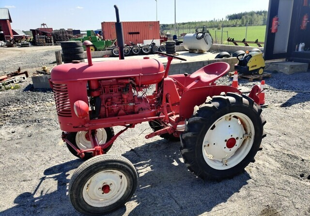 Massey Harris Traktori - bensiini - Trator: foto 3 Massey Harris Traktori - bensiini - Trator: foto 3