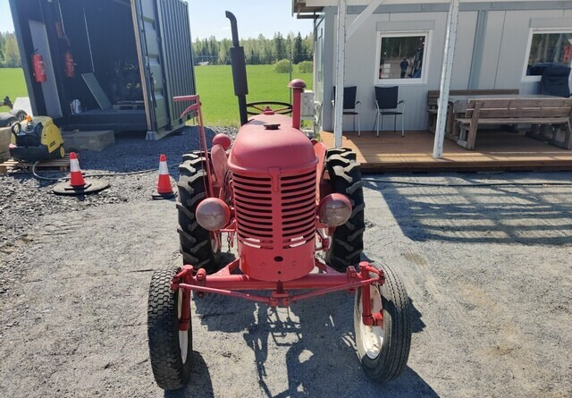 Massey Harris Traktori - bensiini - Trator: foto 2 Massey Harris Traktori - bensiini - Trator: foto 2